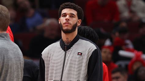 Bulls expect Lonzo Ball to miss another season because of left knee injury